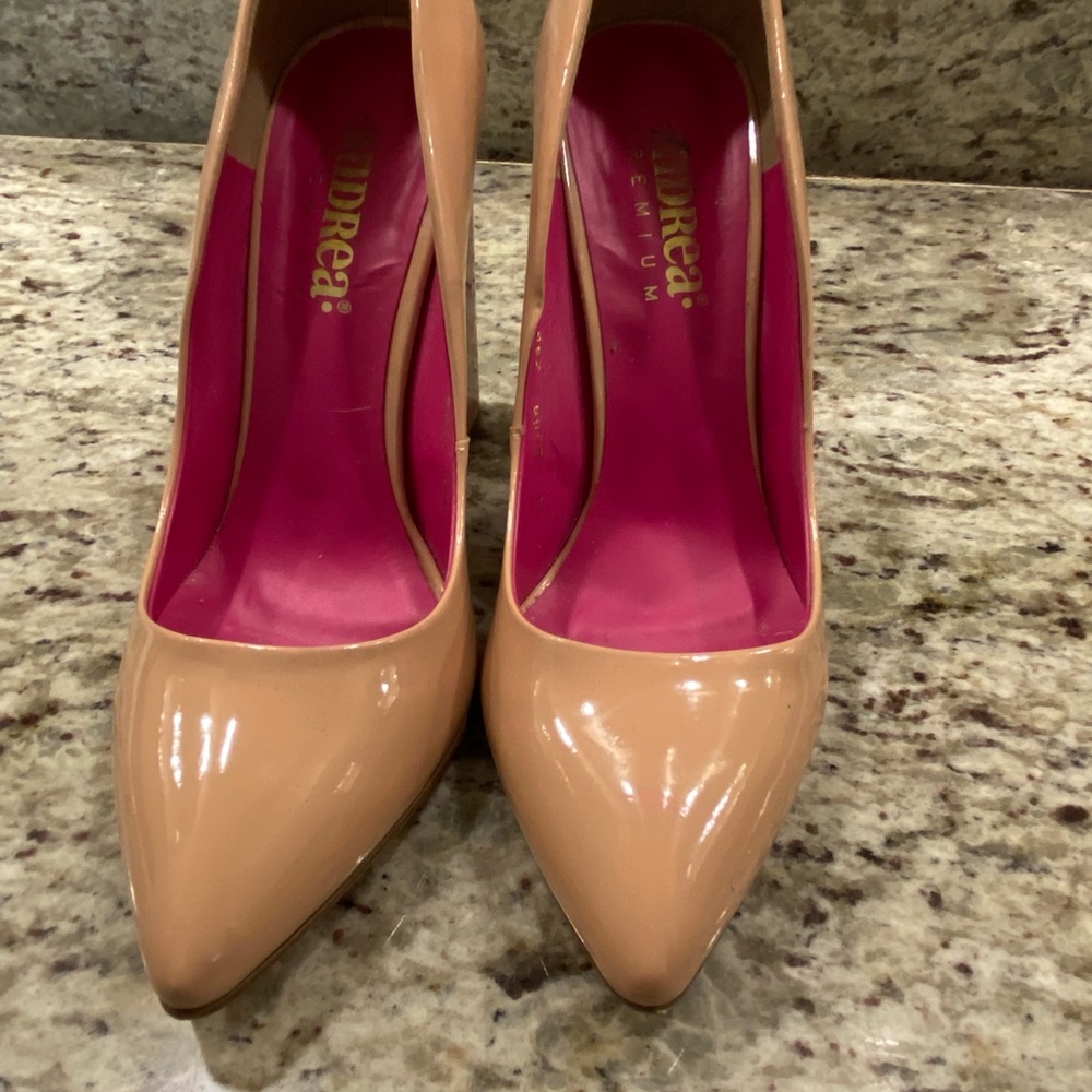 Gorgeous, Andrea from Mexico tan block heels.